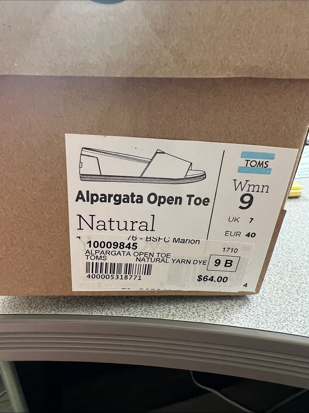 TOMS summer shoe